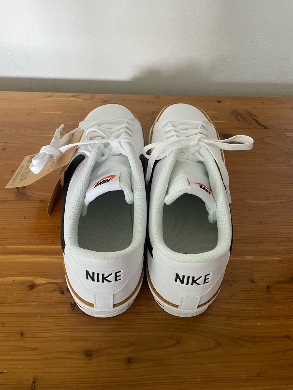 Nike Men’s Low-Top Sneakers - Picture 3 of 5